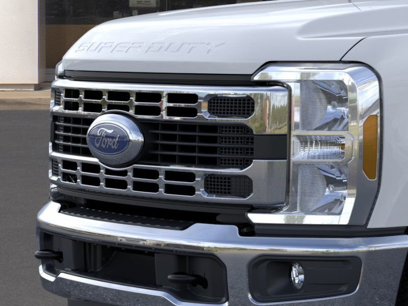 2025 Ford F-350 Super Duty XLT - Photo 18