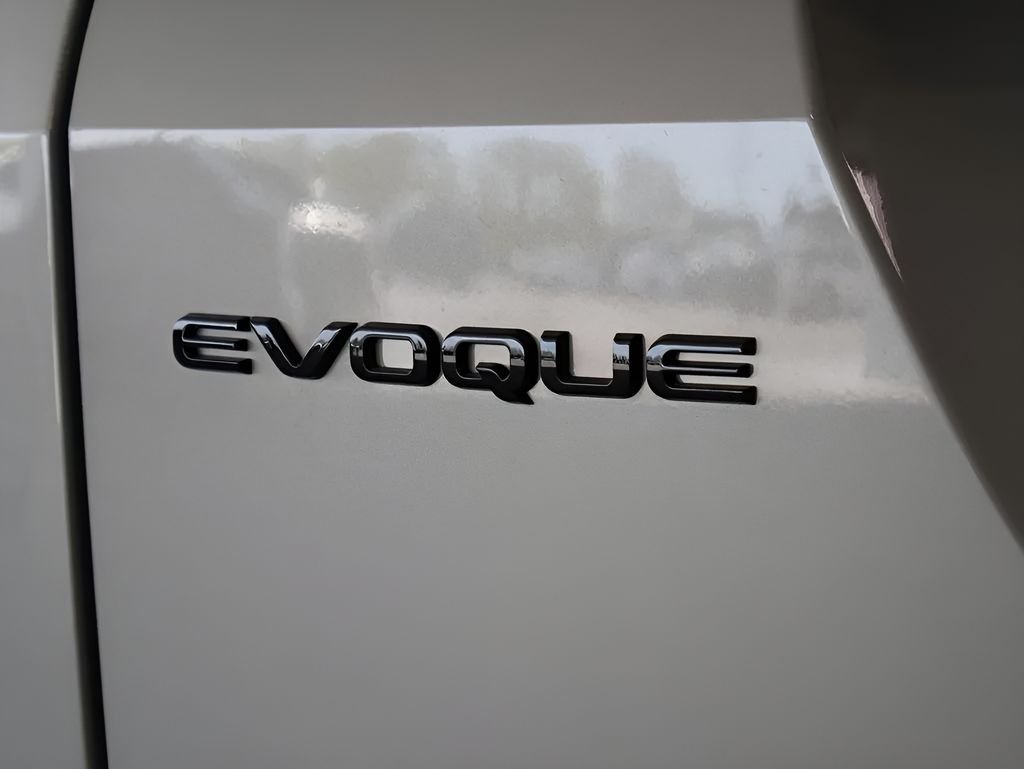 New 2026 Seoul Pearl Silver Land Rover Dynamic image 32