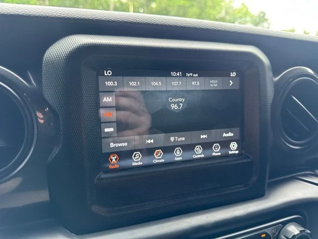 Used 2022 Green Jeep Unlimited Sport Altitude image 19