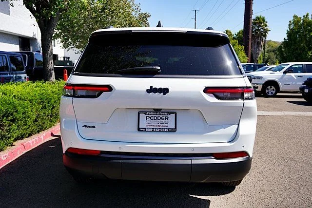 New 2026 Bright White Clearcoat Jeep Altitude image 10