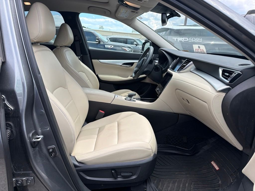 Used 2020 Gray INFINITI LUXE image 6
