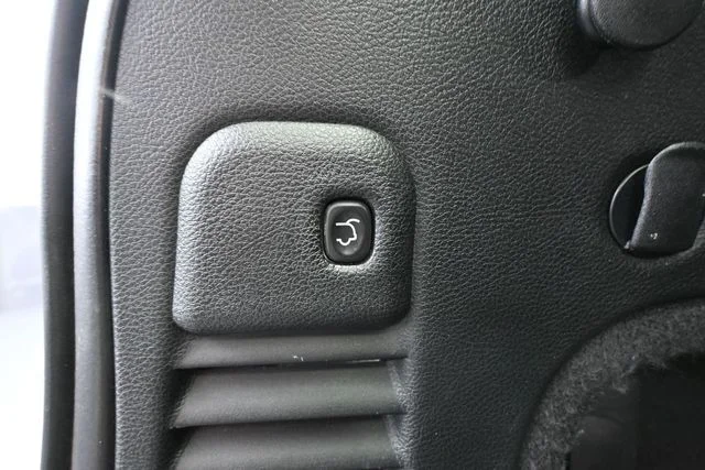 Used 2017 Black Jeep Limited image 38