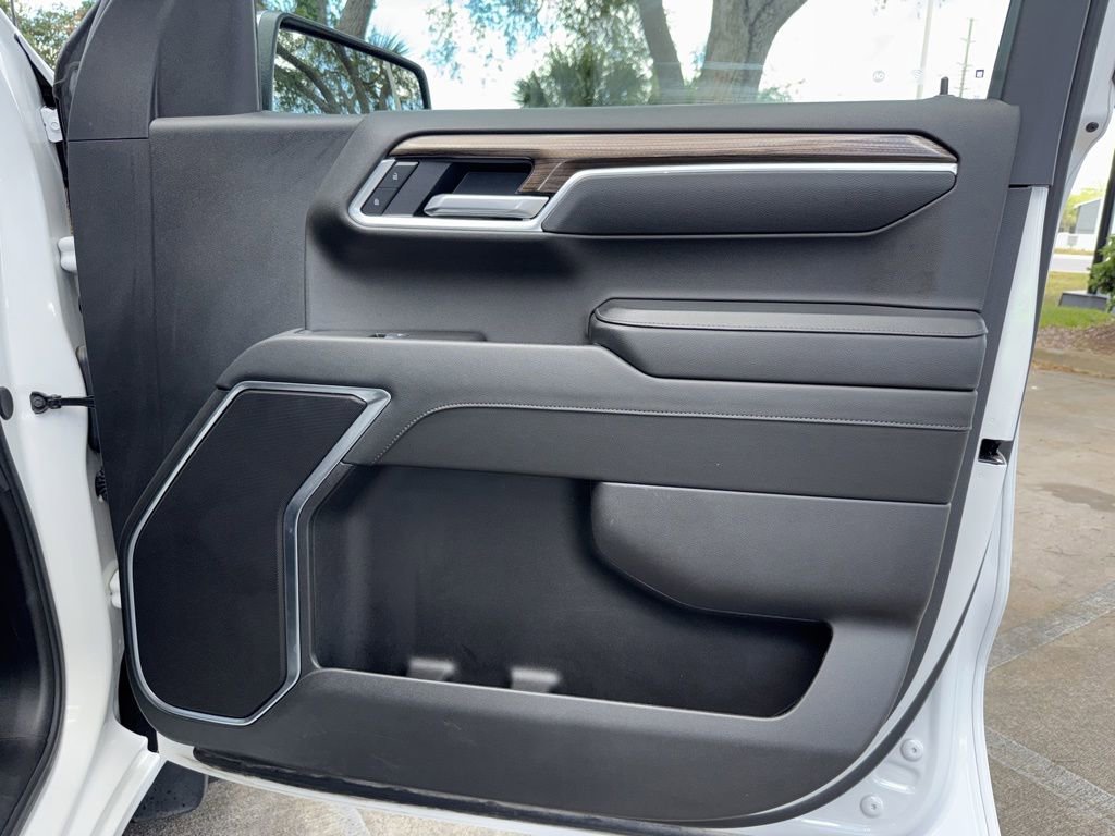 2025 Chevrolet Silverado 1500 LT - Photo 24