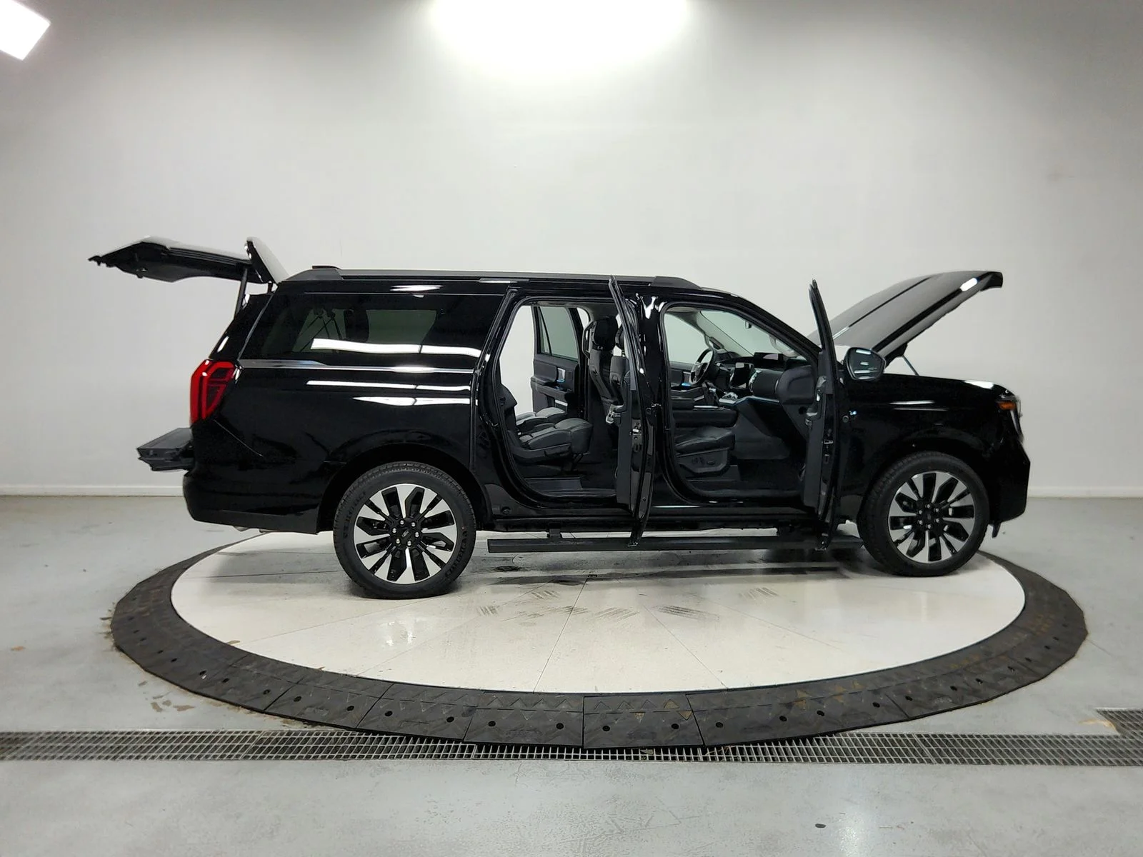 New 2027 Black Ford Platinum image 17