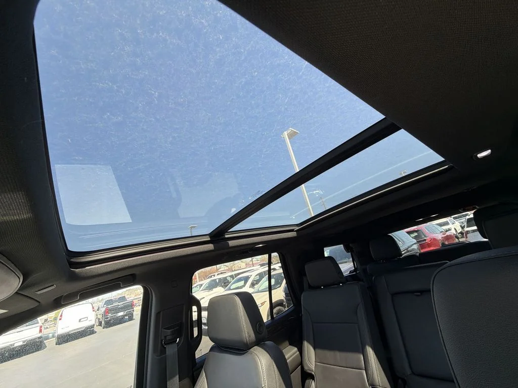 Used 2024 Black Chevrolet Z71 image 28