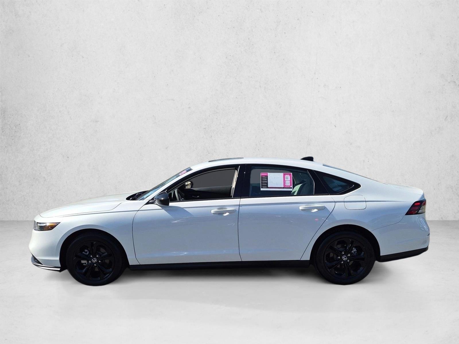 Used 2025 Platinum White Pearl Honda SE image 9