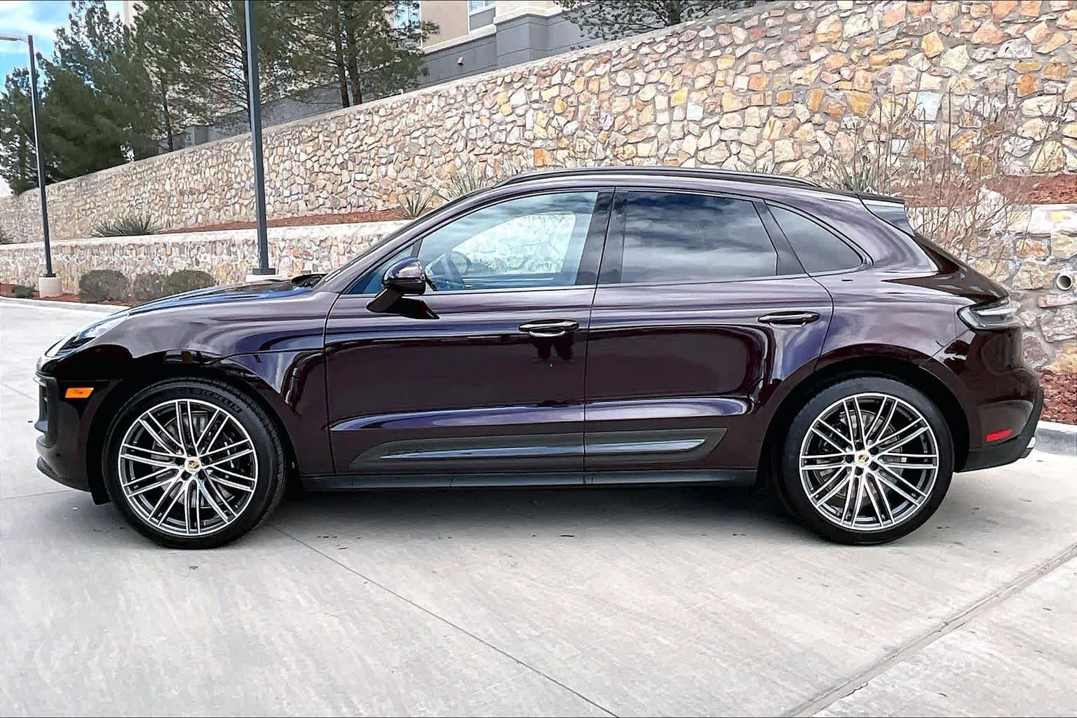 2026 Porsche Macan GTS - Photo 2