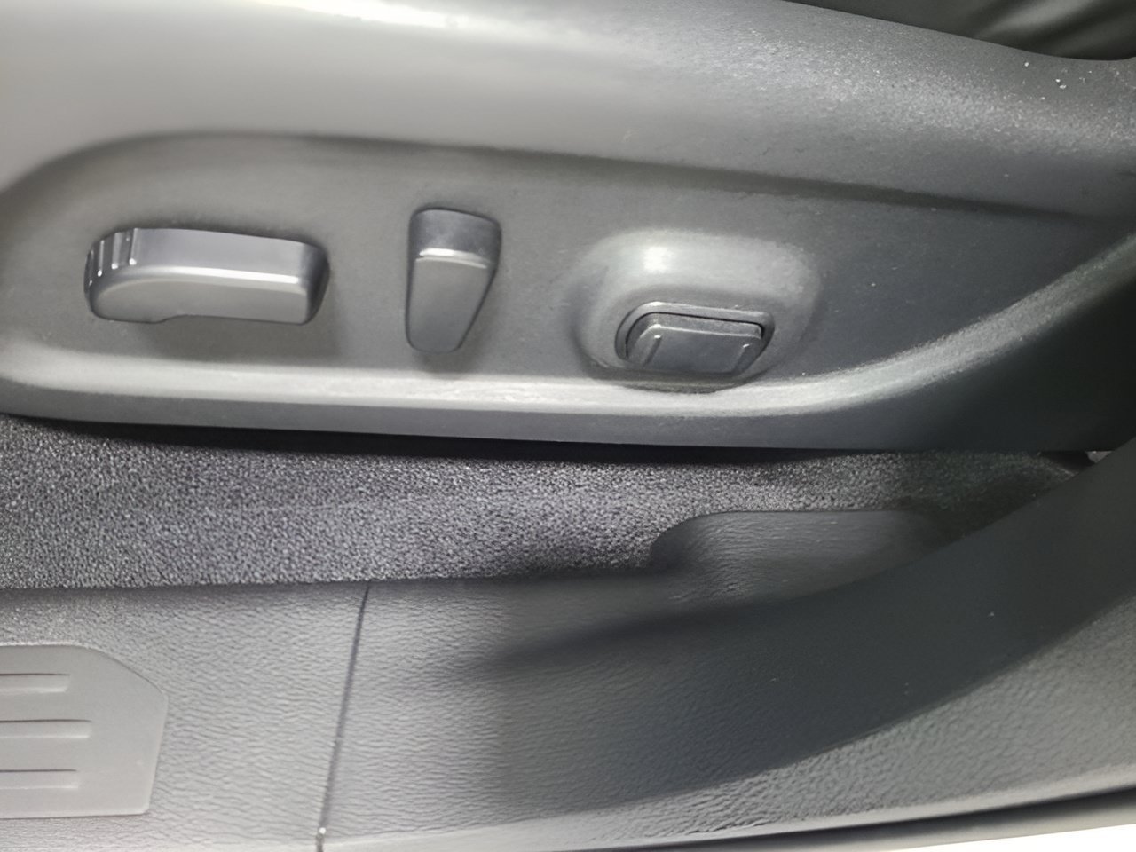 Used 2022 Pearl White Tricoat Nissan SV image 20