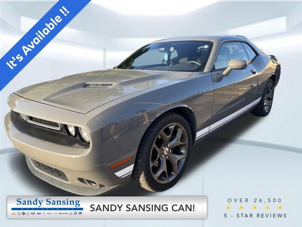 2017 Dodge Challenger SXT's photo