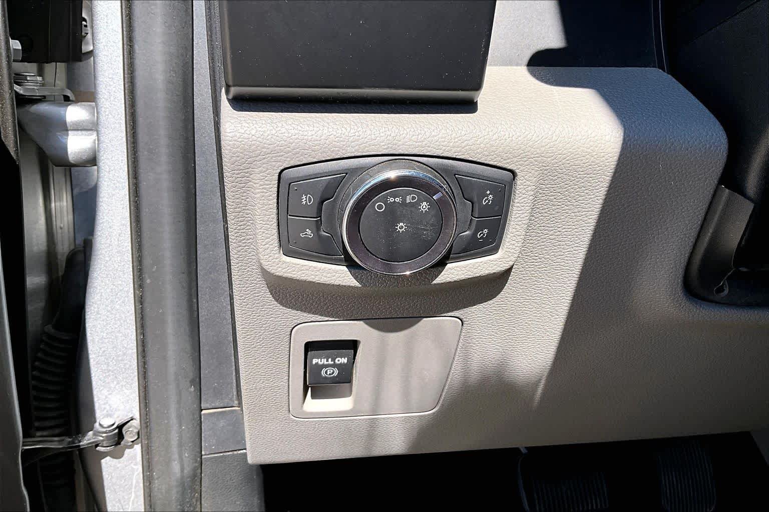 Used 2020 Iconic Silver Ford XL image 11