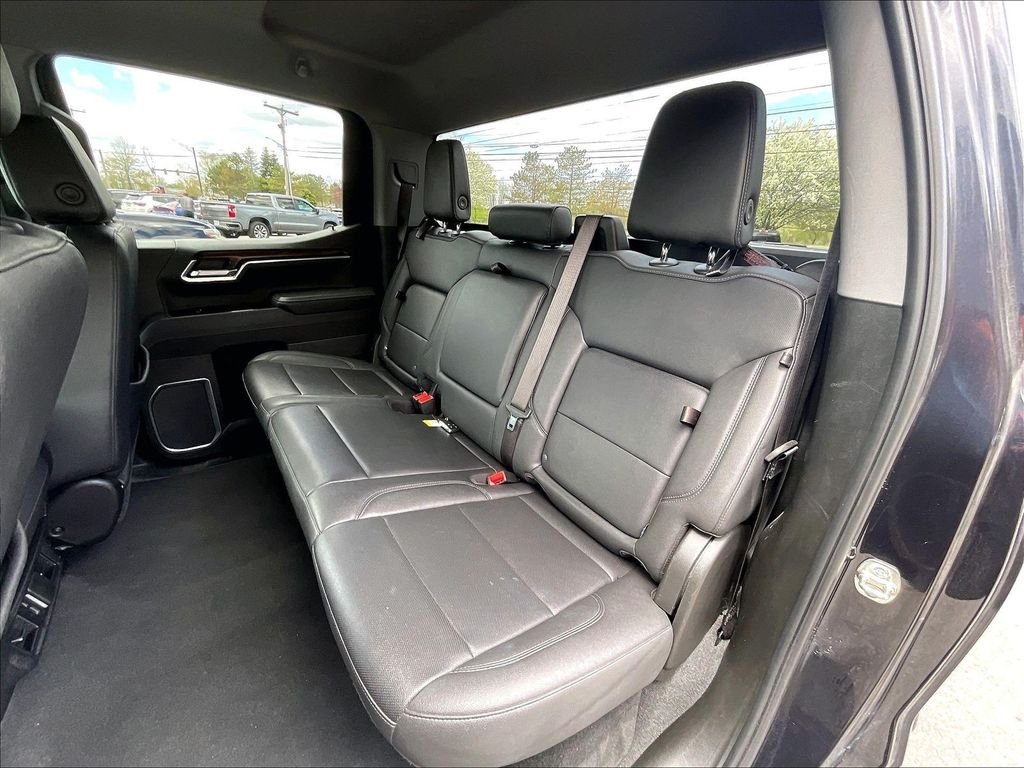 Used 2025 Silver GMC SLT image 25
