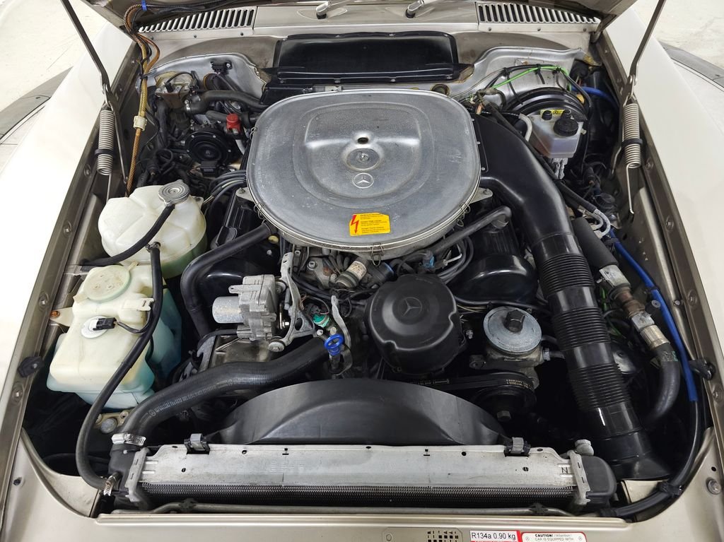 Used 1987 Gold Mercedes-Benz 560 SL image 17