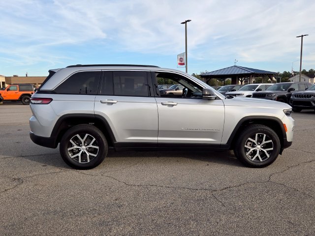 Used 2025 Silver Jeep Limited image 16