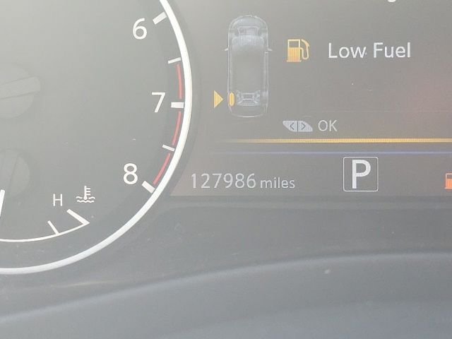 Used 2019 White Nissan SL image 19
