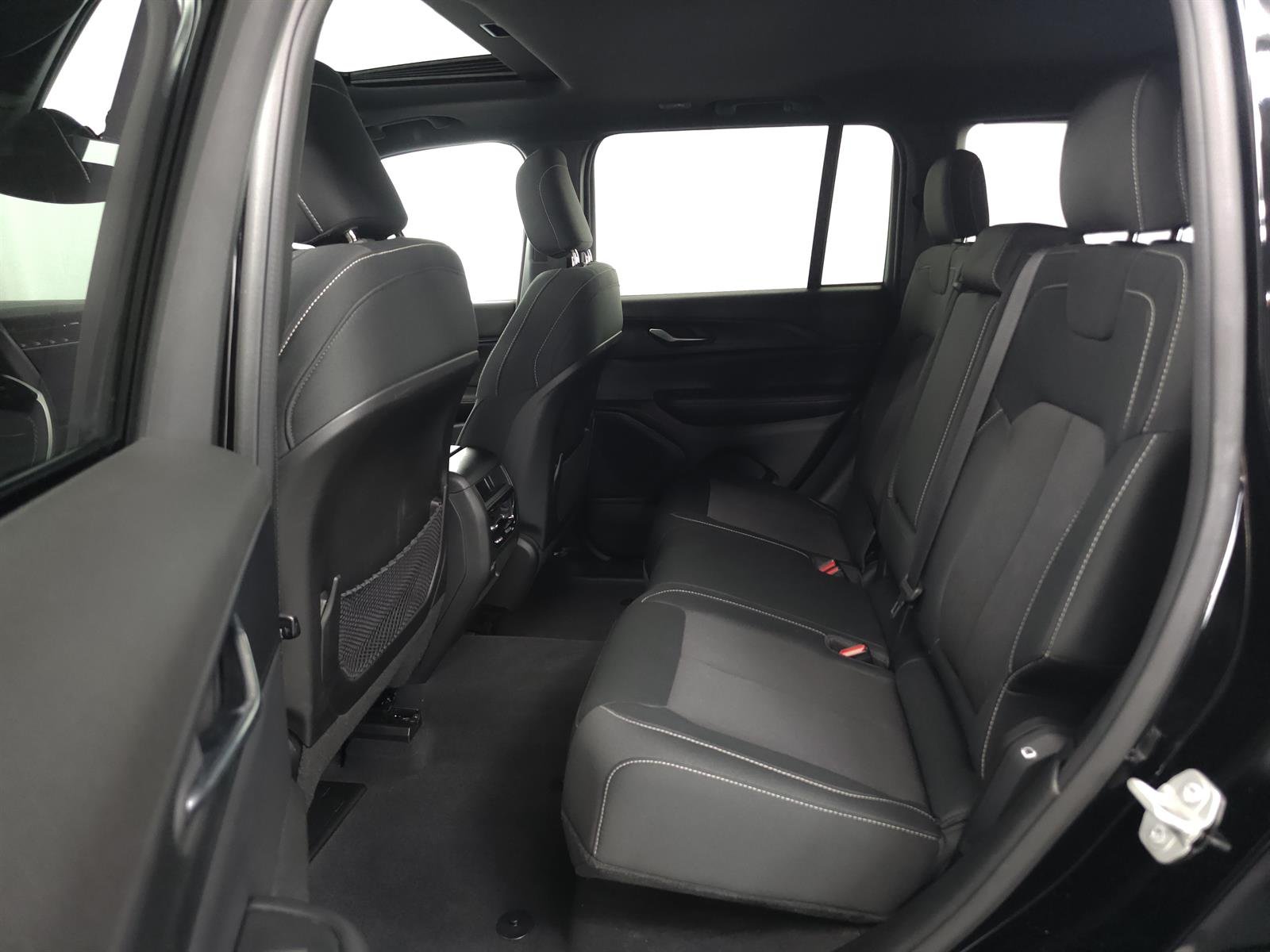 Used 2024 Black Jeep Laredo X image 5