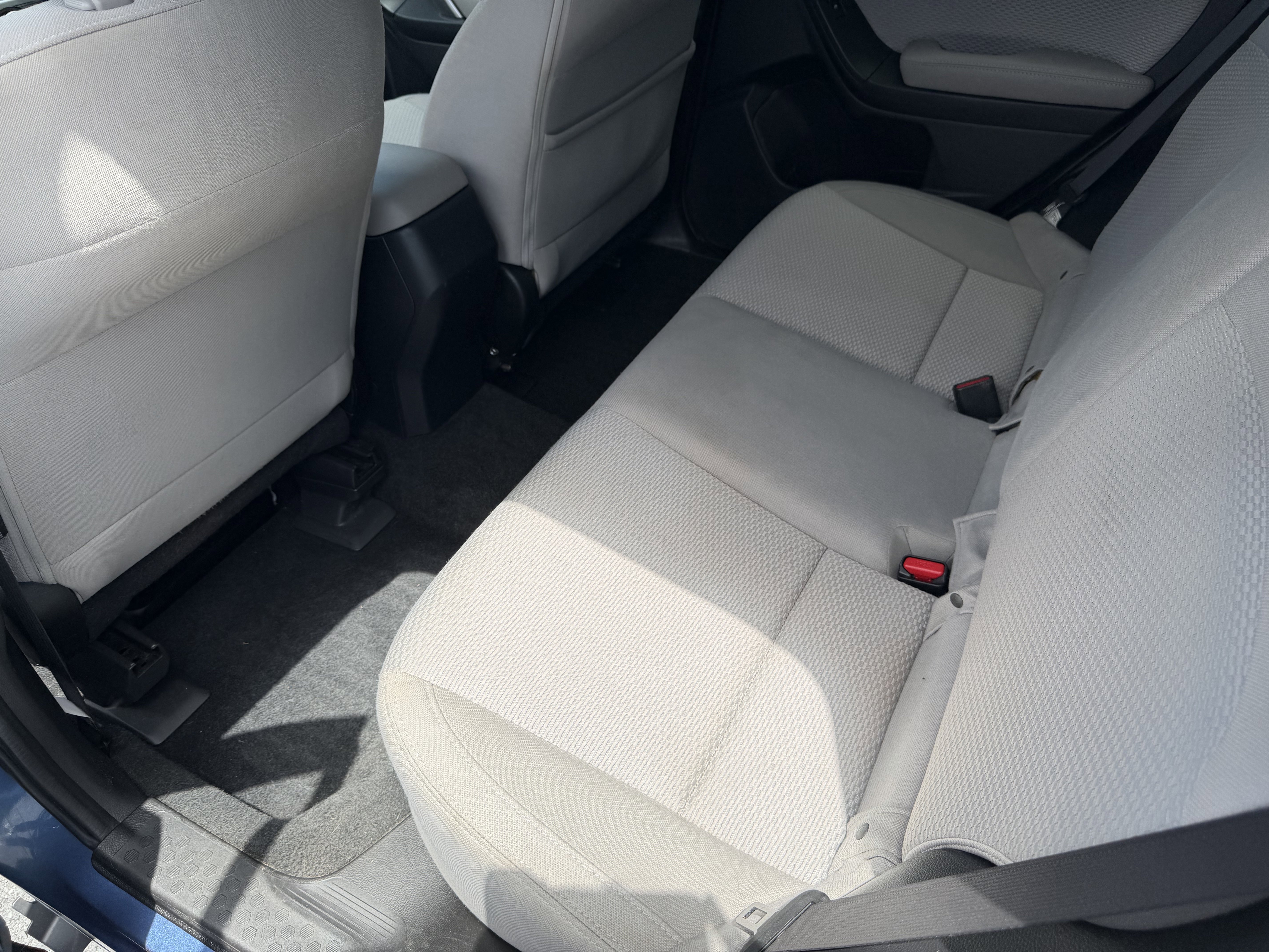 Used 2017 QUARTZ BLUE PEARL Subaru 2.5i image 17