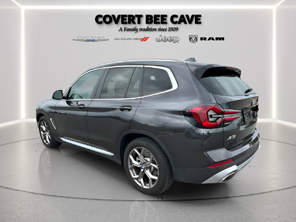 Used 2024 Gray BMW sDrive30i image 9