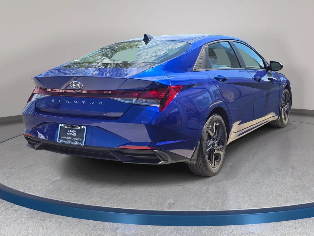 Used 2022 Blue Hyundai SEL image 6