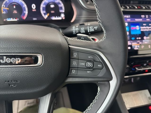 New 2026 Silver Zynith Exterior Paint Jeep Laredo image 31