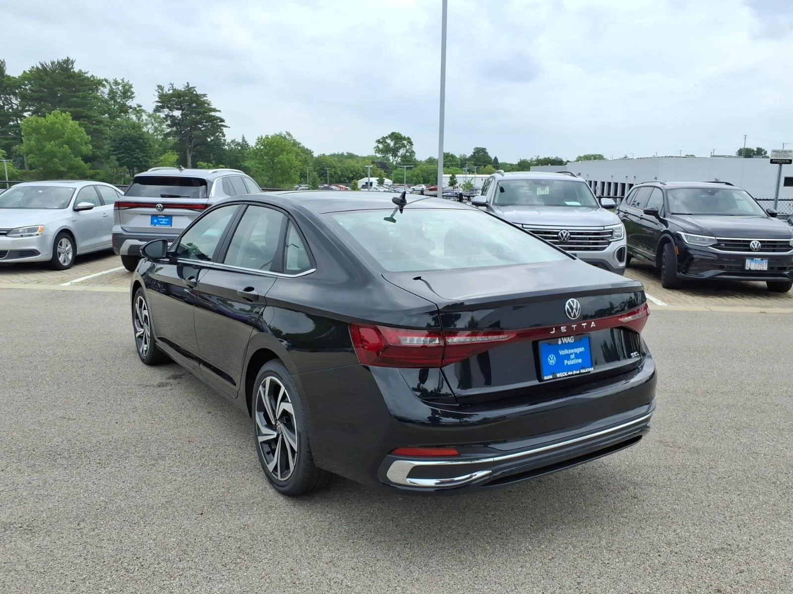 New 2026 Deep Black Pearl Volkswagen SEL AUTO image 5