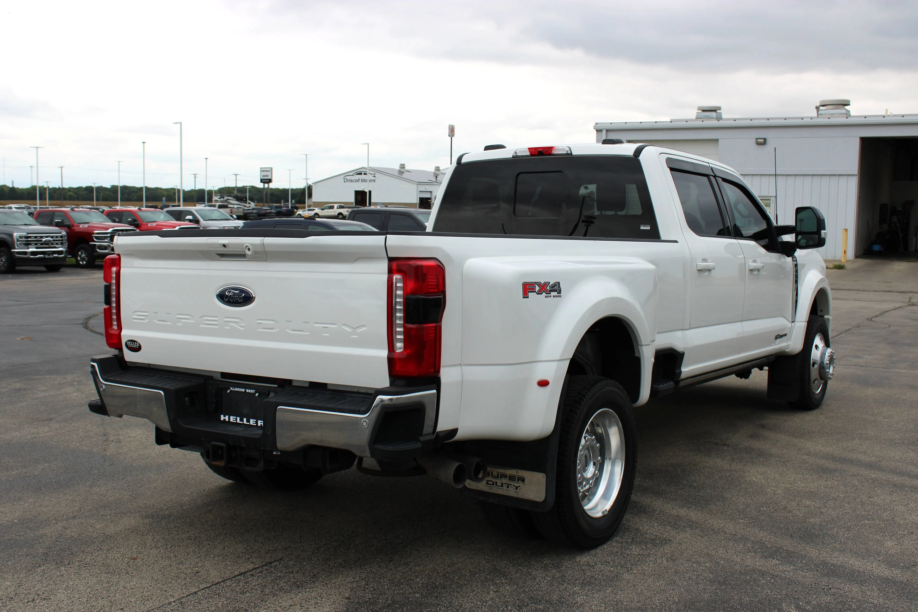 Used 2024 Star White Metallic Tri-Coat Ford Lariat image 8