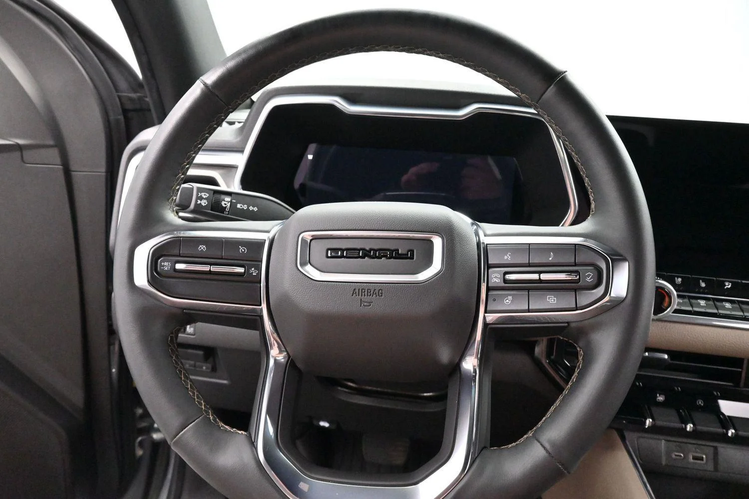 Used 2023 Sterling Metallic GMC Denali image 17