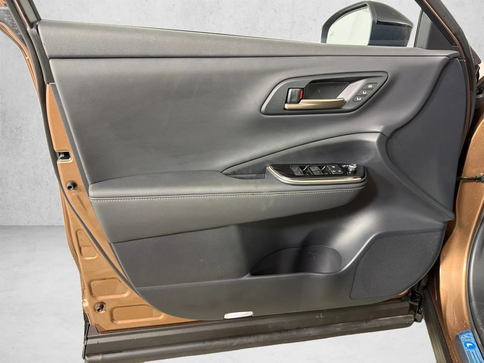 Used 2025 Copper Toyota XLE image 10