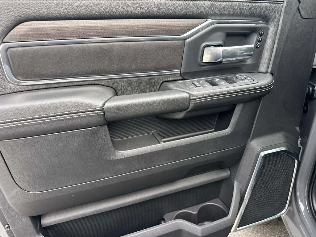 New 2026 Ceramic Gray Clear-Coat Exterior Paint RAM Laramie image 22