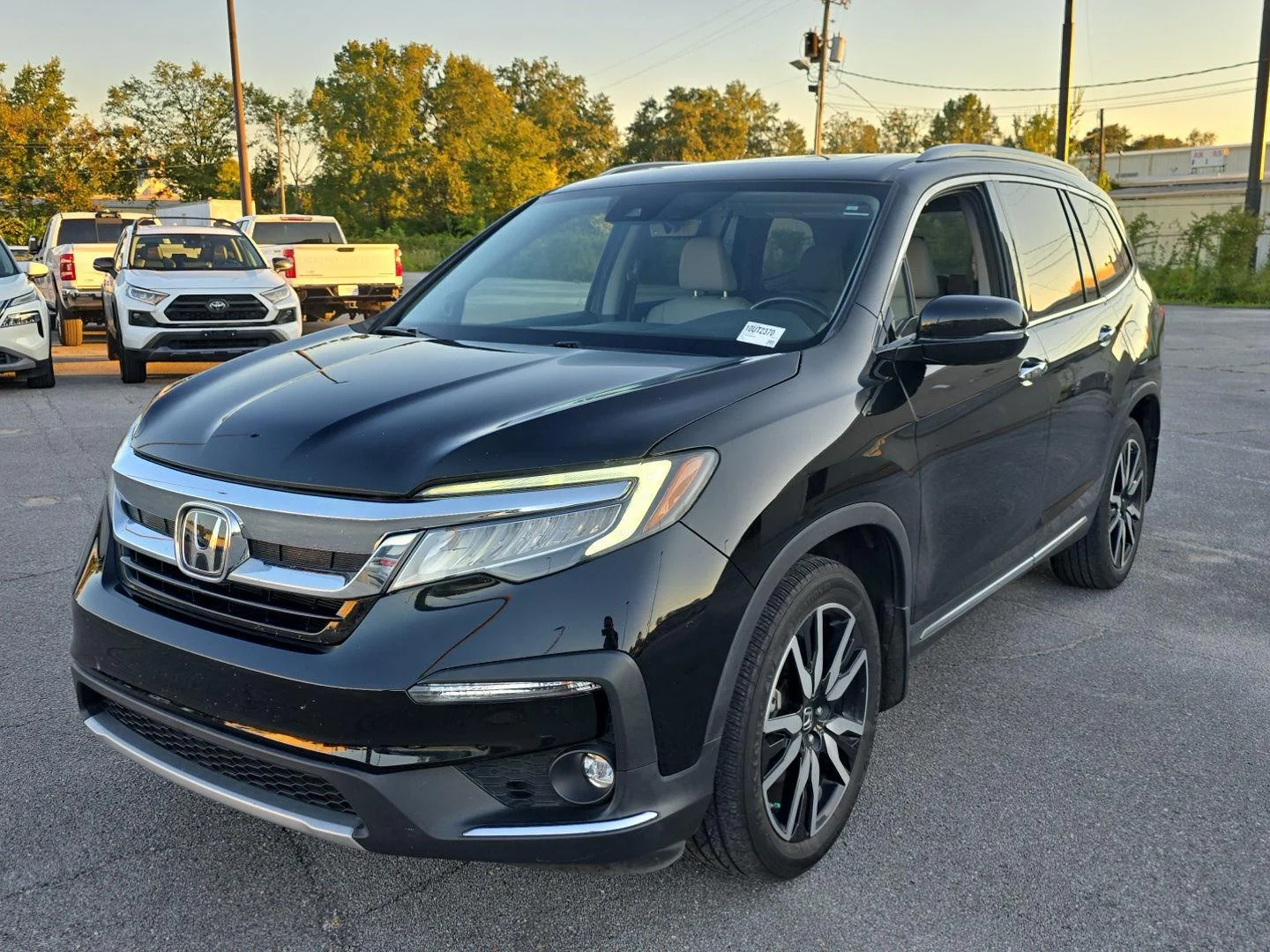 Used 2019 Crystal Black Pearl Honda Touring w/Rear Captain
