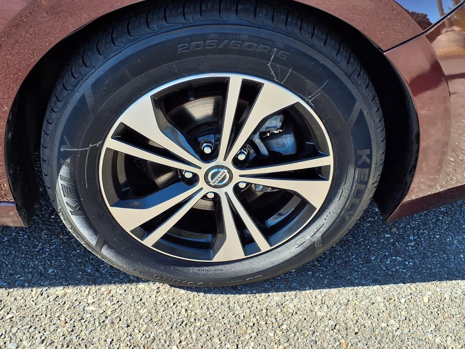 Used 2022 Rosewood Metallic Nissan SV image 13