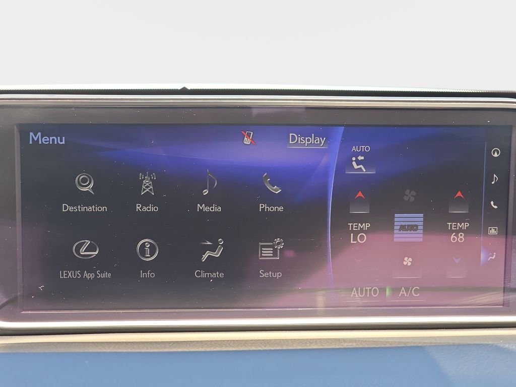 Used 2019 White Lexus 450h image 24