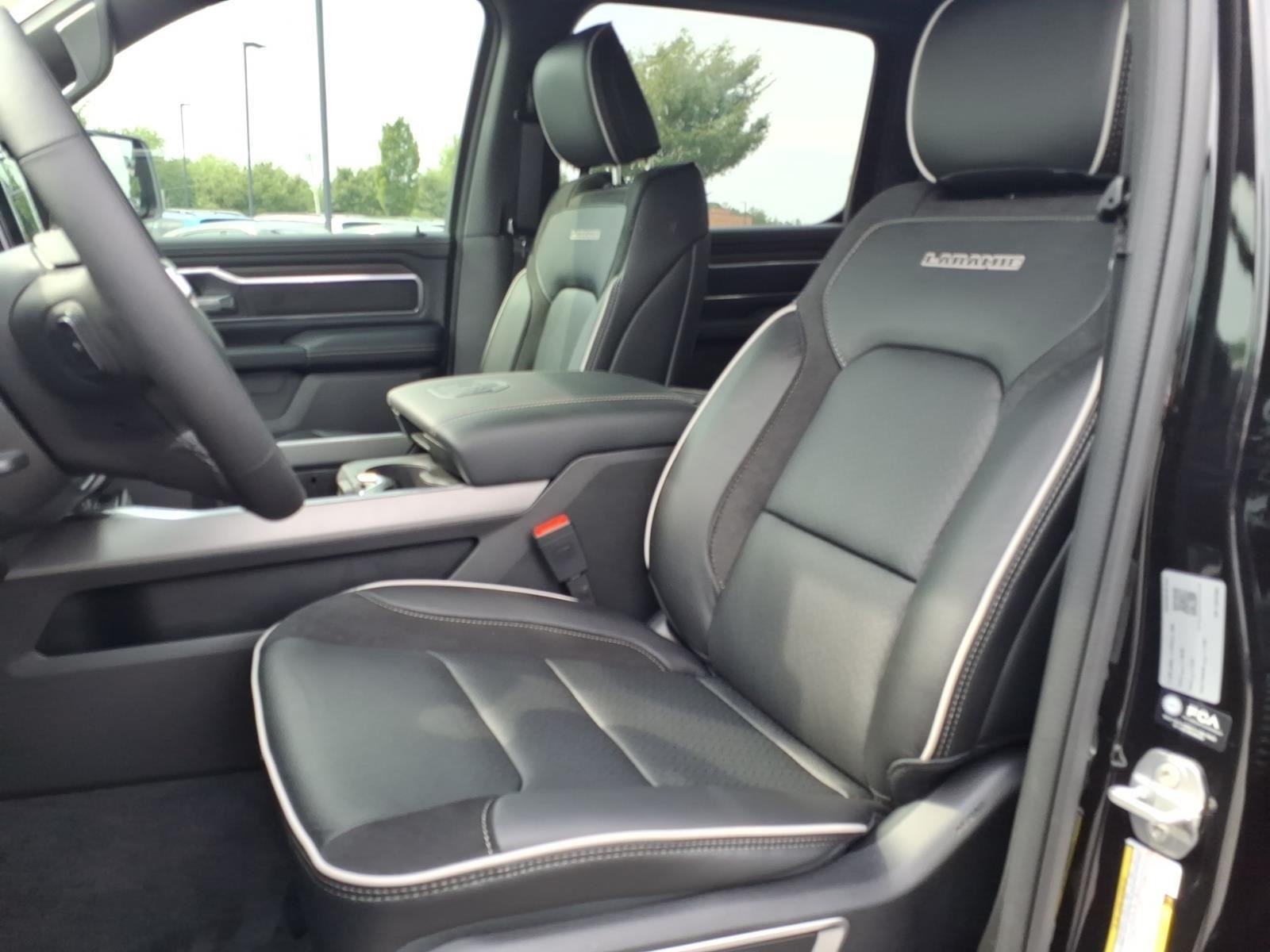 New 2026 Diamond Black Crystal Pearl-Coat Exterior Paint RAM Laramie image 18
