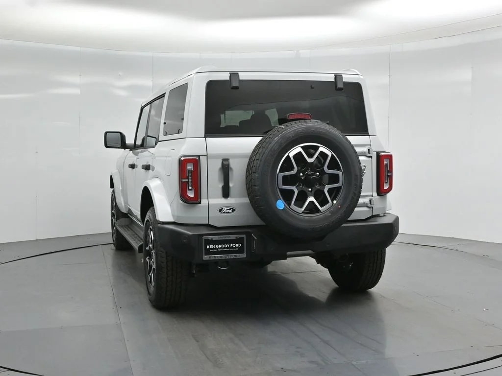 New 2026 Avalanche Gray Ford Outer Banks image 27