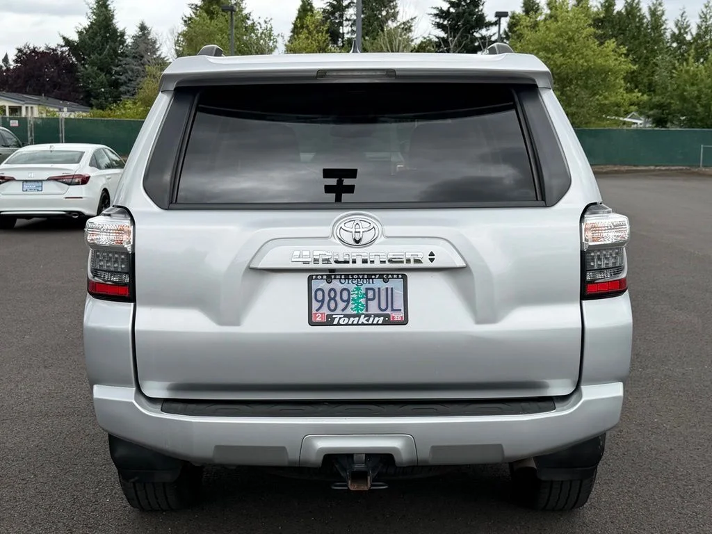 Used 2022 Classic Silver Metallic Toyota SR5 Premium image 8