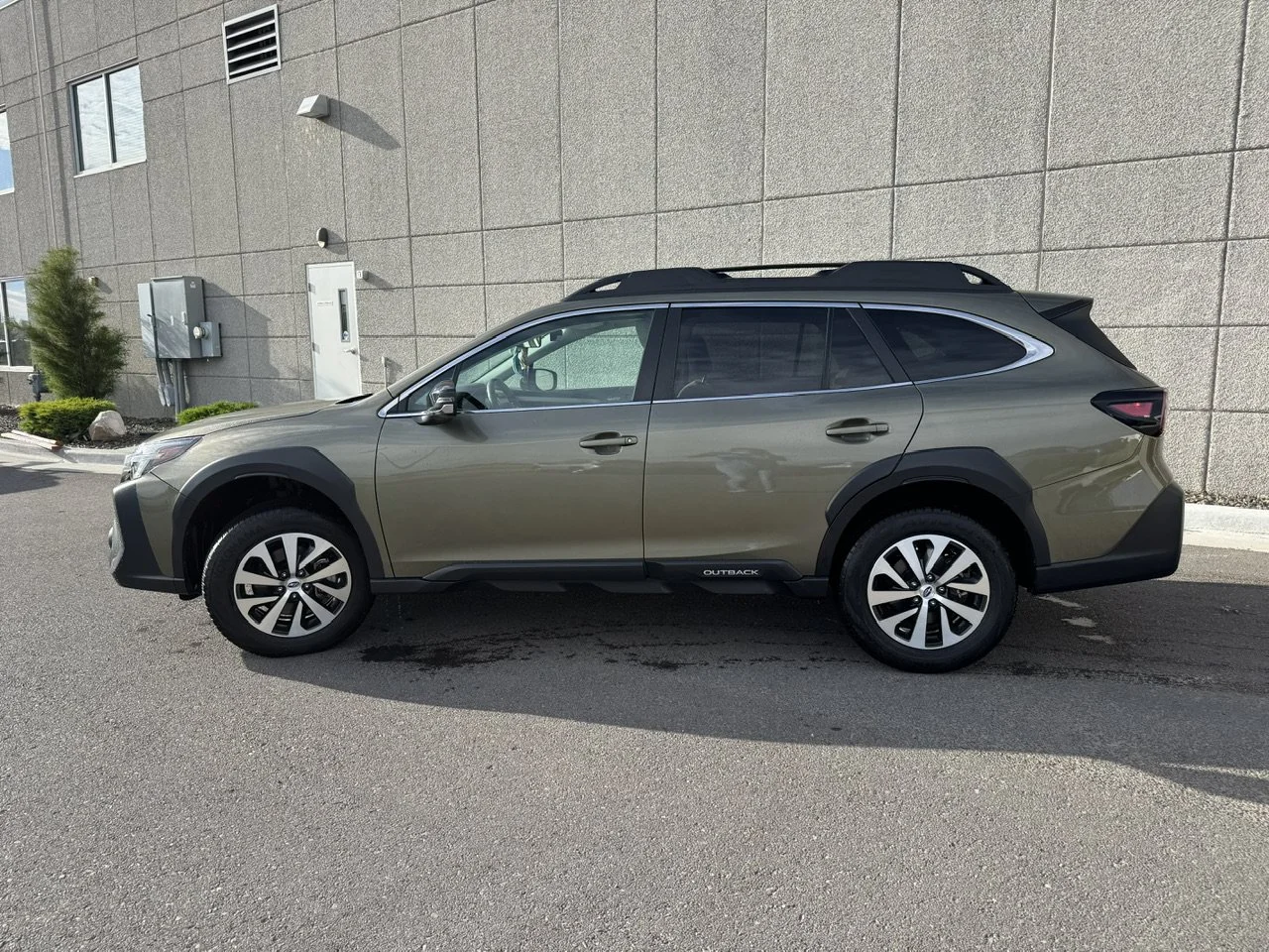 Used 2024 Autumn Green Metallic Subaru Premium image 2