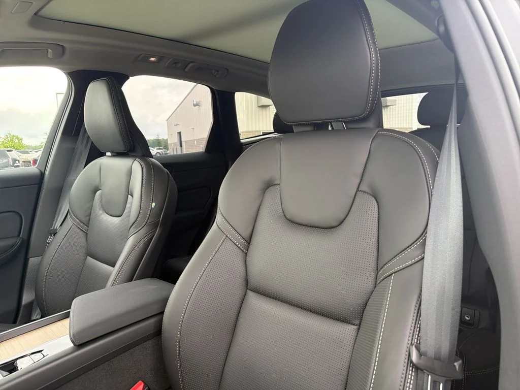 New 2026 Onyx Black Volvo Ultra image 10