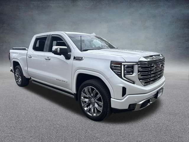 Used 2025 White Frost GMC Denali image 4
