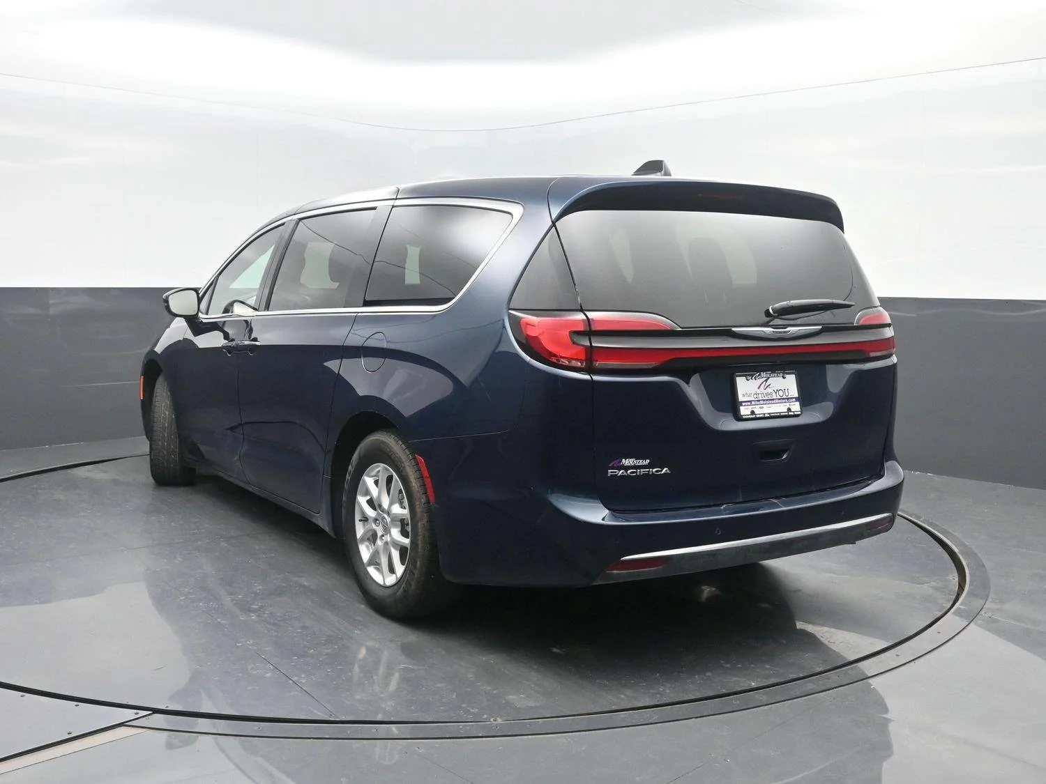Used 2024 Fathom Blue Pearlcoat Chrysler Touring image 40