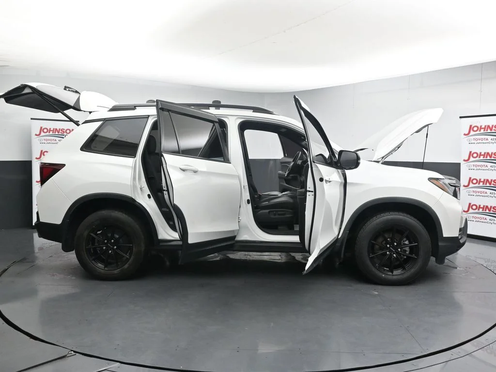 Used 2022 White Honda TrailSport image 42