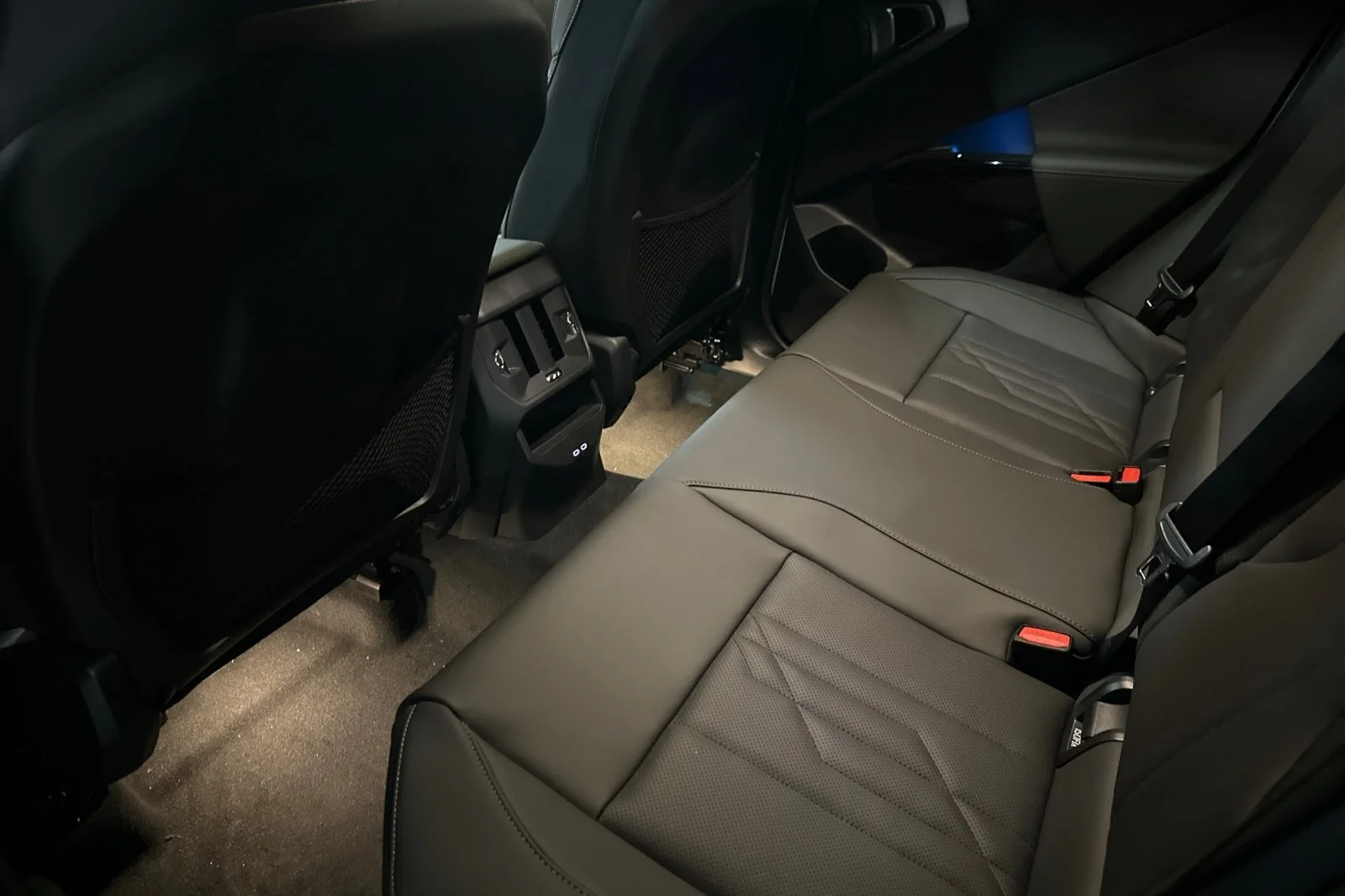New 2026 Brooklyn Grey Metallic BMW 30 xDrive image 11