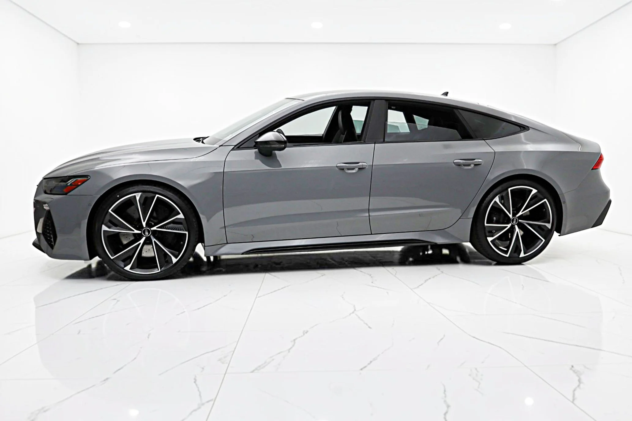 Used 2022 Gray Audi  image 3
