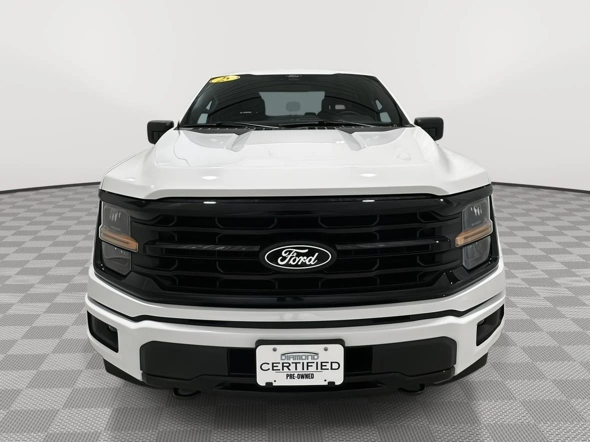 Used 2025 Oxford White Ford XLT image 7