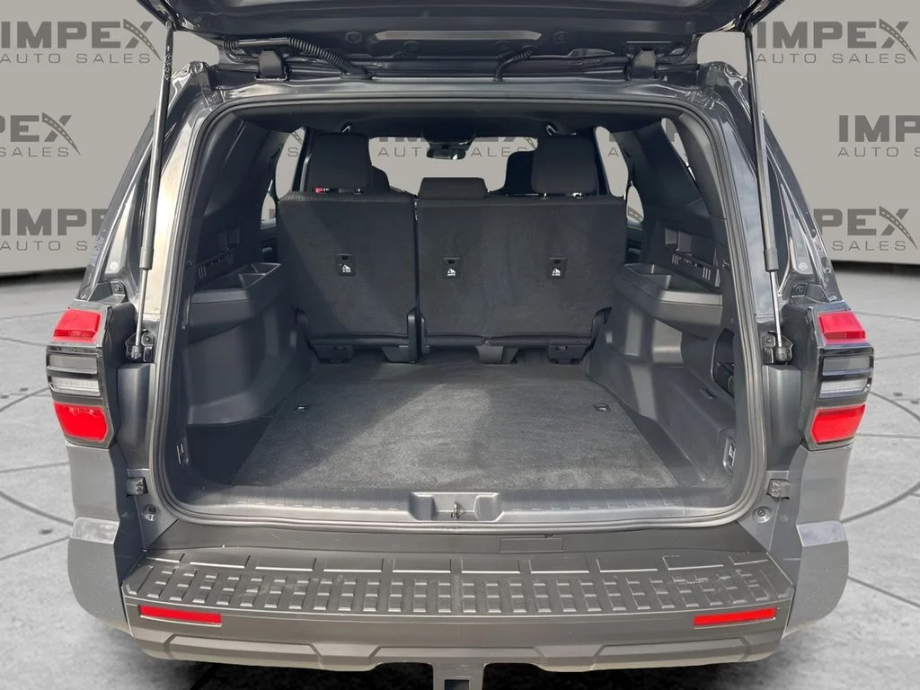 Used 2025  Toyota SR5 image 28
