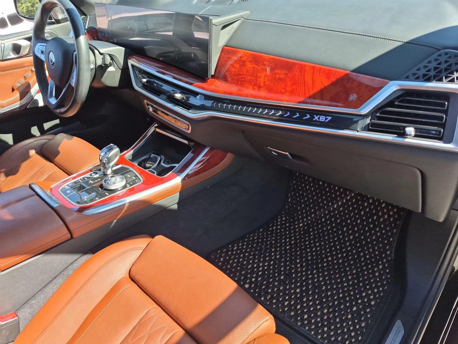 Used 2024 Black Sapphire Metallic BMW ALPINA XB7 image 37