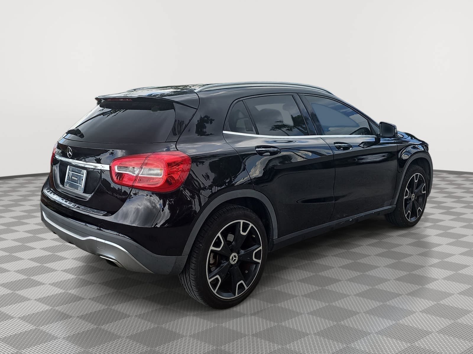 Used 2019 White Mercedes-Benz GLA 250 image 8