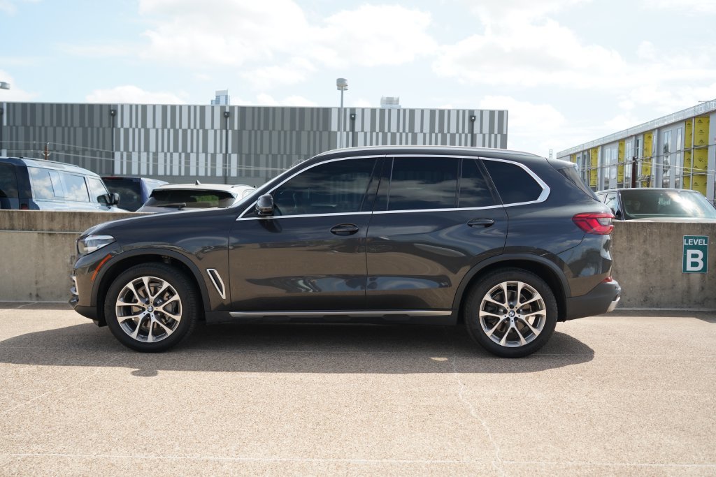 Used 2020 Dark Graphite BMW sDrive40i image 6