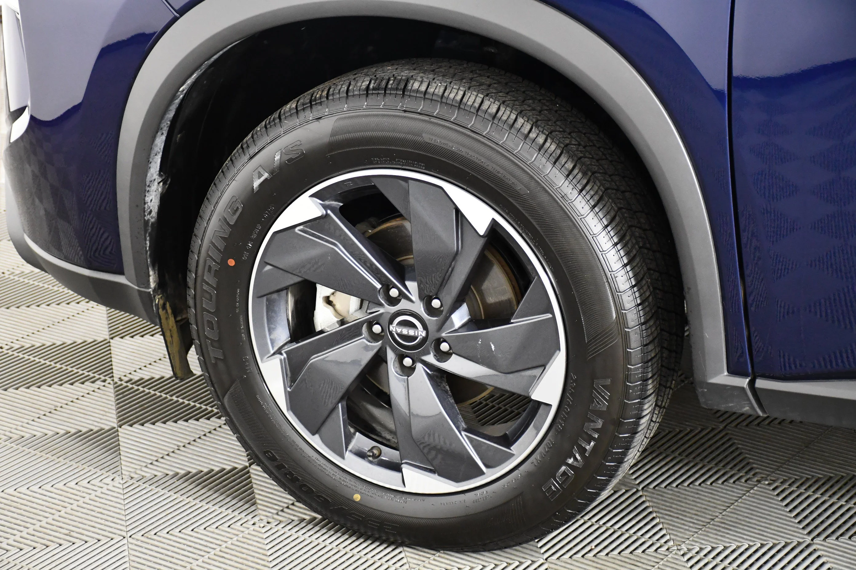 Used 2025 Deep Ocean Blue Pearl Nissan SV image 50