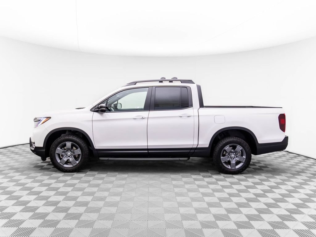 Certified Used 2025 Platinum White Pearl Honda AWD TRAILSPORT image 3