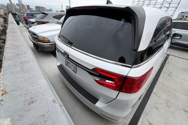 Certified Used 2024 Platinum White Pearl Honda EX-L image 9