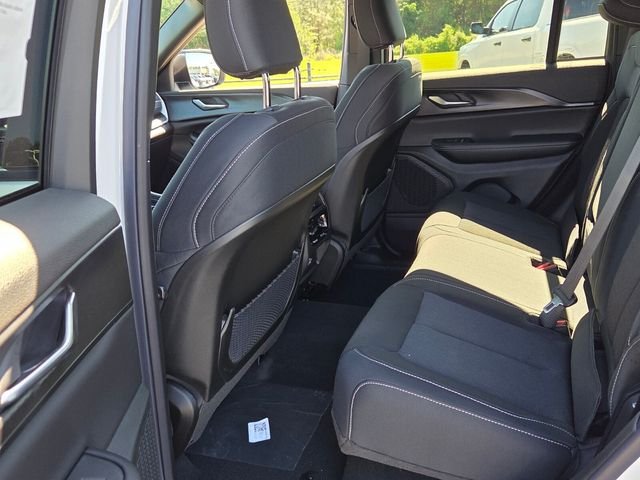 New 2026 Bright White Clear-Coat Exterior Paint Jeep Laredo image 8